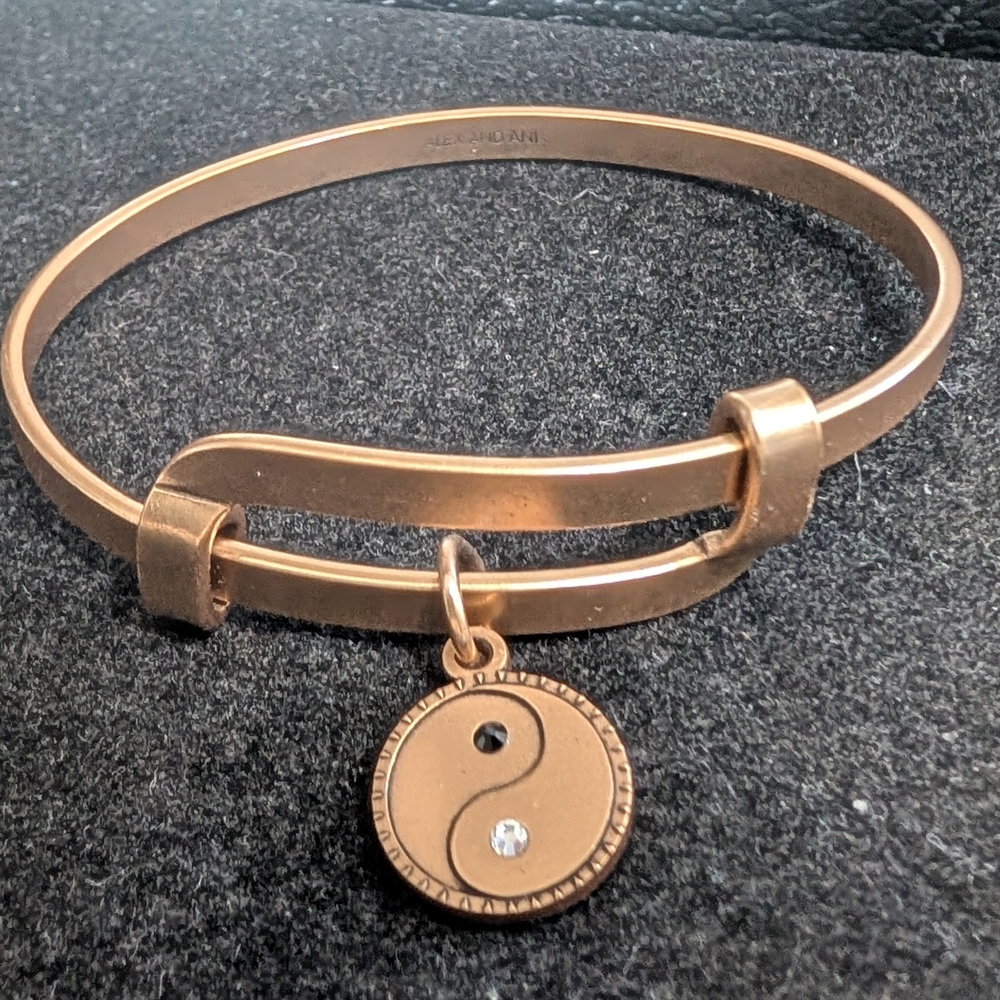 Antique Gold Finish Expandable Bracelet With Yin Yang Charm